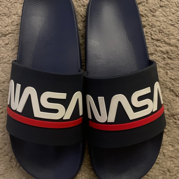 New without box Mens slides NASA brand red white blue size 9,10,11 sandals - Picture 2 of 5